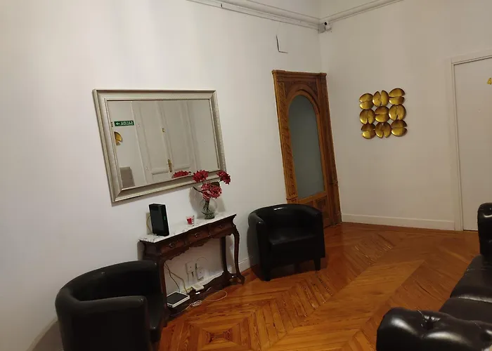 Grand Via House