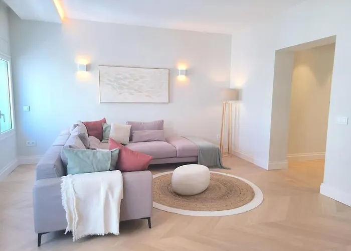 Stunning 8 Pax Apartment Close To Puerta Del Sol - Alcala
