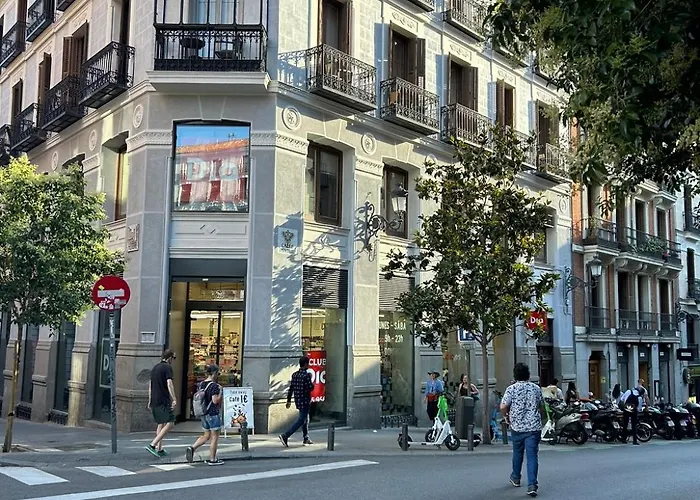 Room In Plaza Mayor