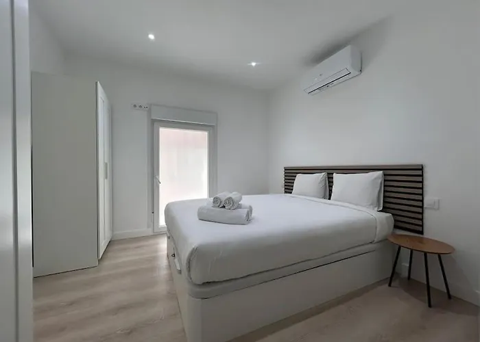 Large Apartment In Madrid - Boto