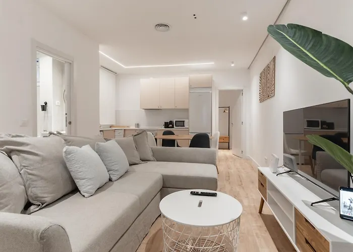 Modern Stylish-3Bedrooms 1Bathroom-Chamberi