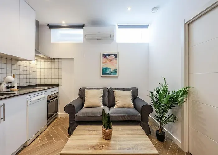 Urban Tranquility In Madrid - Ideal For Couples
