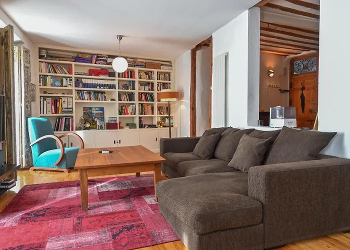 For You Rentals Magnifica Vivienda Temporal Con Balcones A Pocos Minutos Del Centro De Madrid Ama23