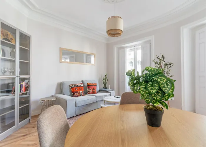 Bright Cozy-2Bedrooms 1Bath-Anton Martin