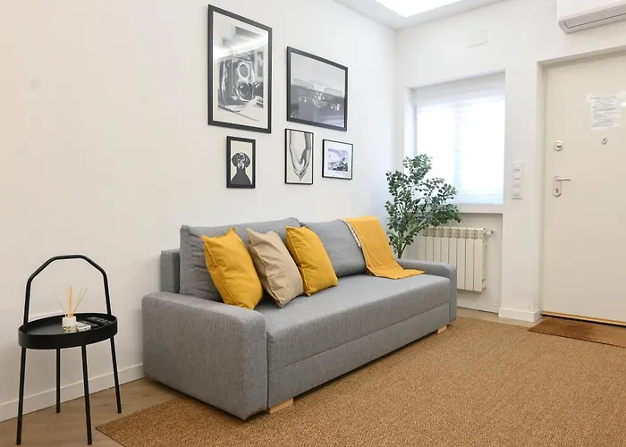 For You Rentals Encantador Apartamento Temporal De Un Dormitorio Con Patio En Vallecas Fig57B
