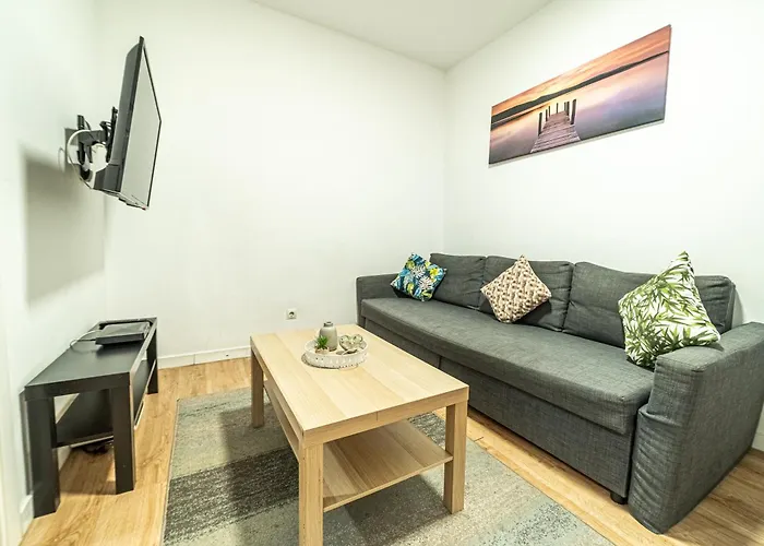 New Flat , Modern , Wifi, 10Min Sol, 5 Reina Sofia