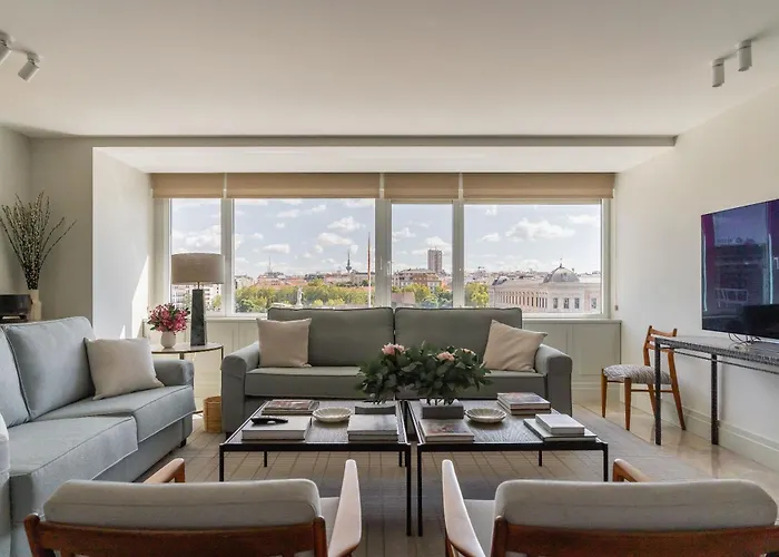 Amazing Apt With Views To Colon-2Bdr 2Bths