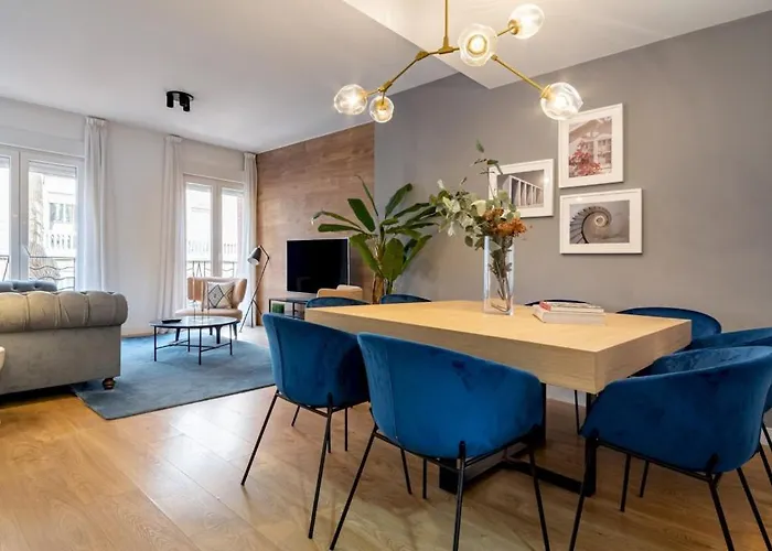 3 Bedrooms 2 Bathrooms Furnished - Salamanca - Stylish - Mintystay