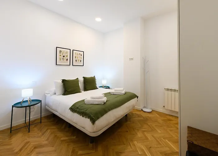 For You Rentals Elegante Vivienda De 3 Habitaciones En El Centro De Madrid Temporal Psm9