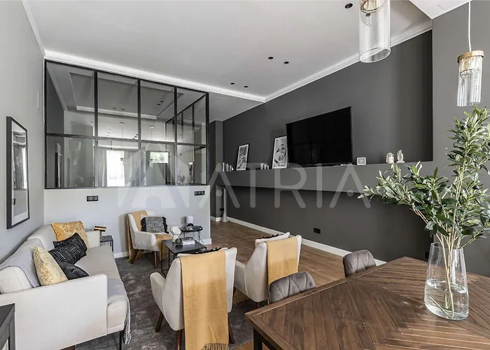 Designer Apartment 4