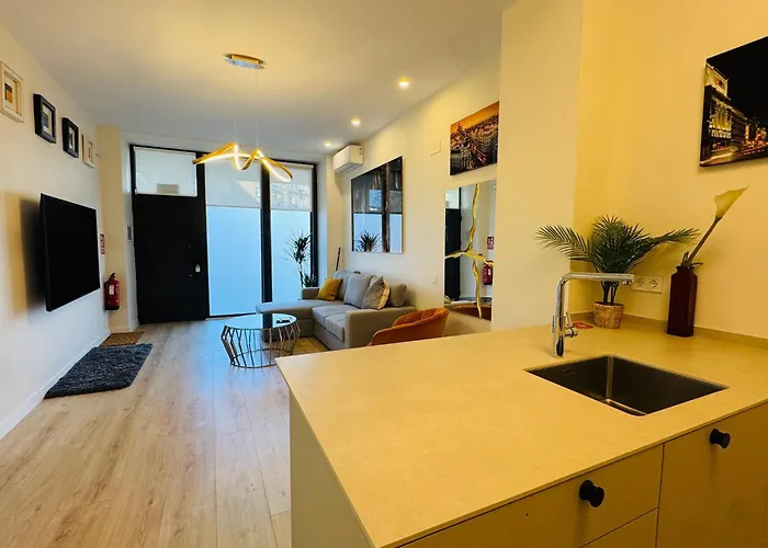 Gold Suite Aparment Wifi Ac Services E1