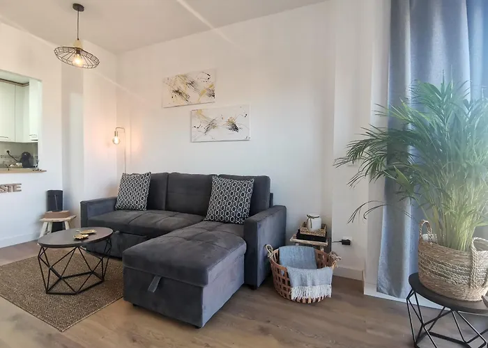Apartamento Con Garaje Y Piscina