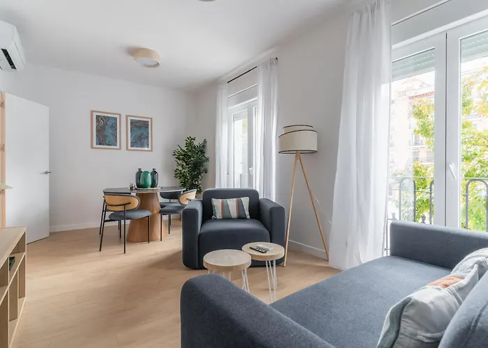 Renovated Modern -4 Bedrooms 2Baths-Salamanca