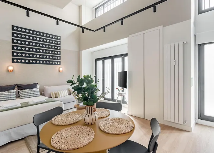 Victoria Chic Suites 01