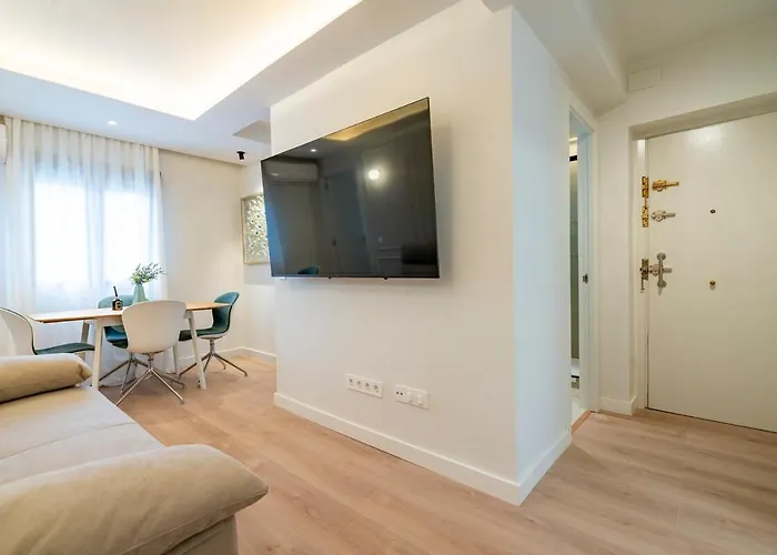 F132 Brand New Design Apartment - Madrid Feria
