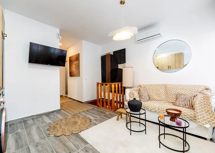 Bright Duplex In Residential Tetuan