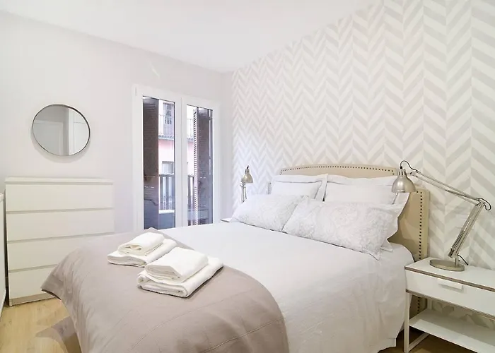 Apartment In Cava Baja Centre Madrid By Batuecas