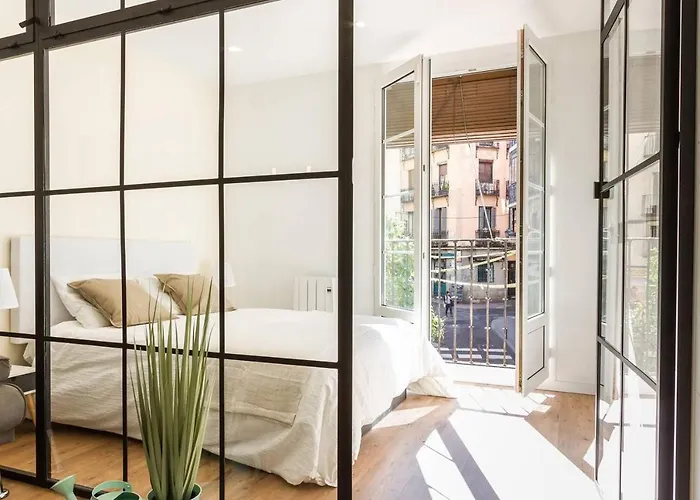 Modern Apartment In Toledo Street By Batuecas