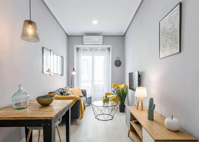 Flaring New Apartment Next To Gran Via By Batuecas