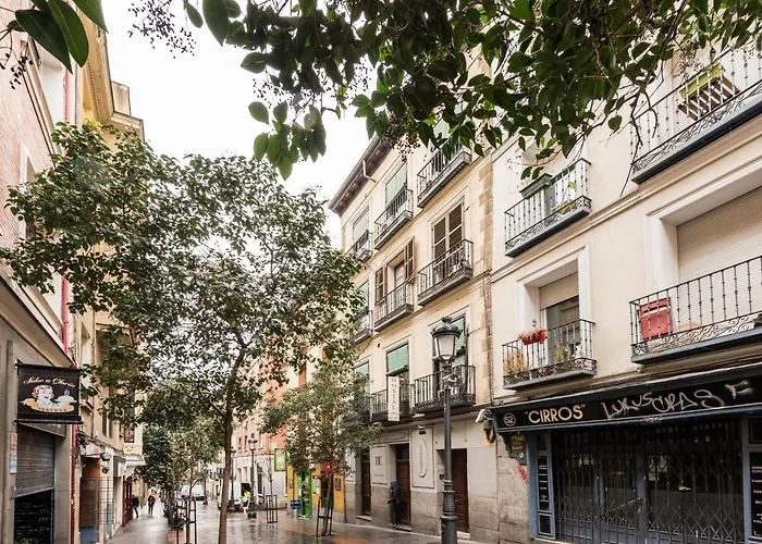 La Casa Del Meson De Paredes