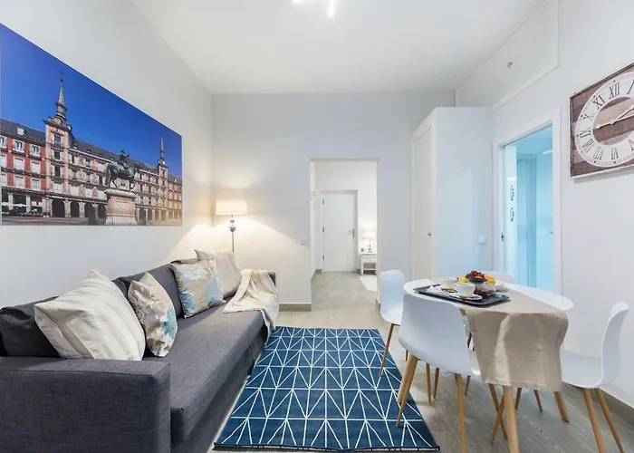 Plaza Mayor, Madrid House Apartments