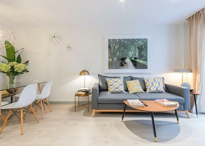 Sophisticated Brand New Flat