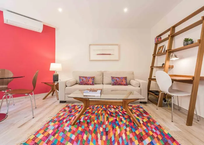 Modern 1-Bedroom Apartment In Exclusive Barrio Salamanca Ideal For 2, Near Golden Mile , Goya I