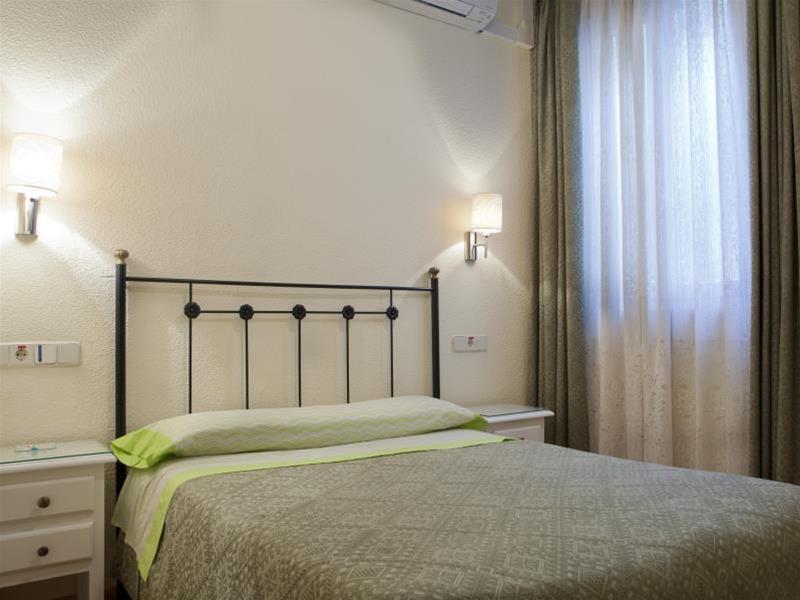 Alpes Guest house Madrid
