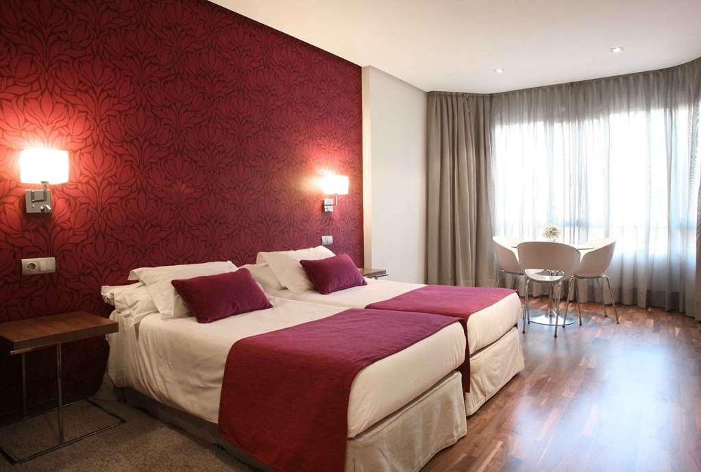 Apartosuites Jardines De Sabatini 3* Madri