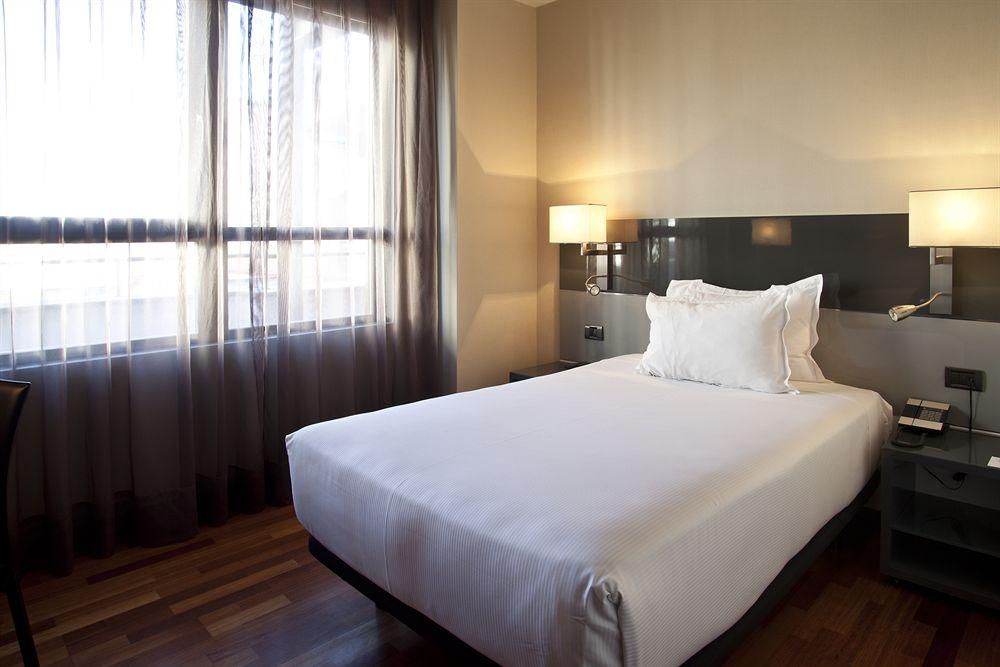 Hotel Ac Avenida De America By Marriott