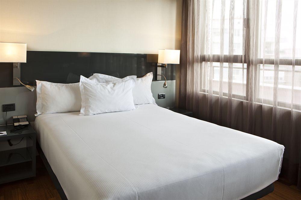 Hotel Ac Avenida De America By Marriott 3*