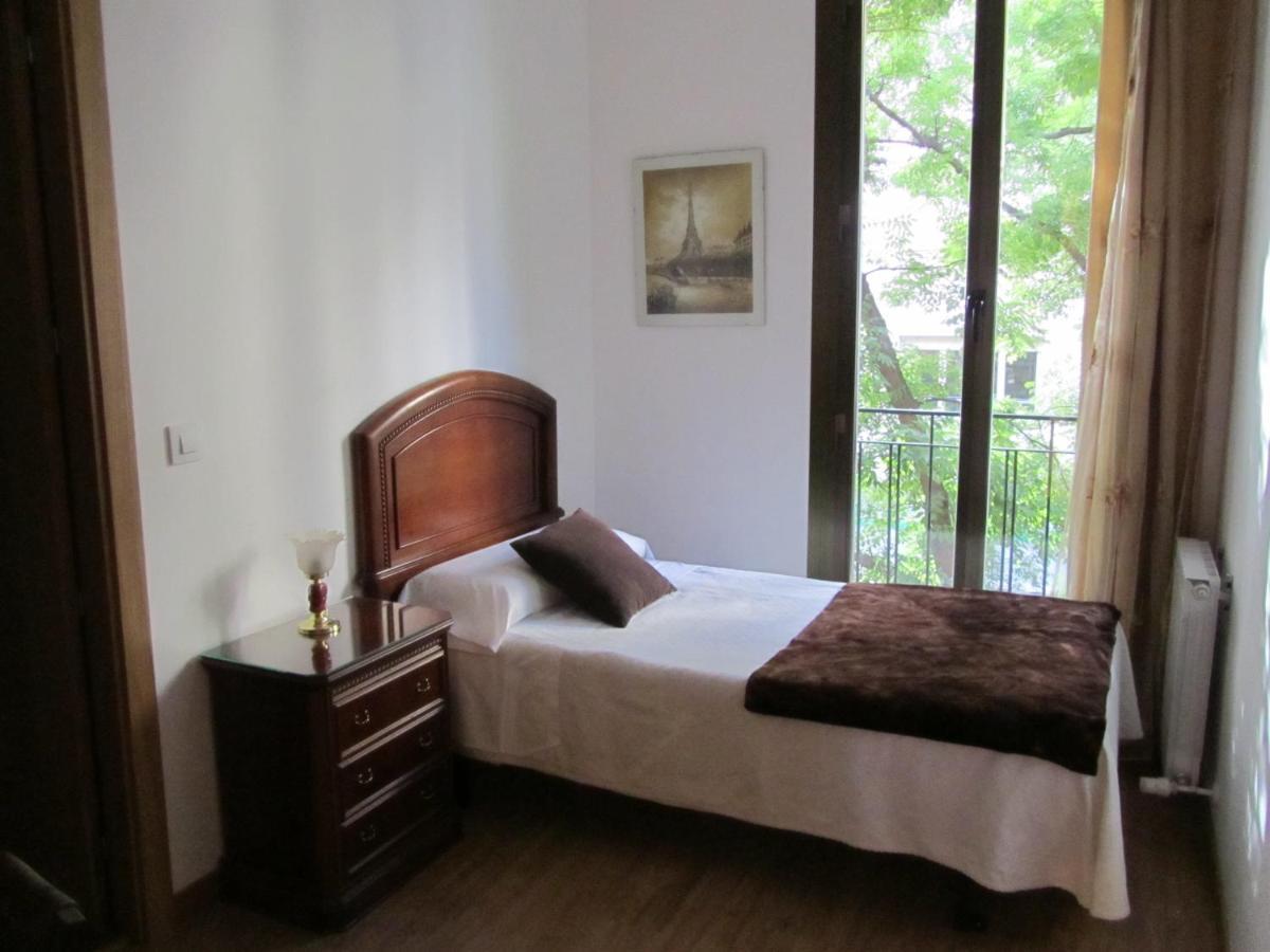 Casa De Huespedes Galaica Guest house Madrid