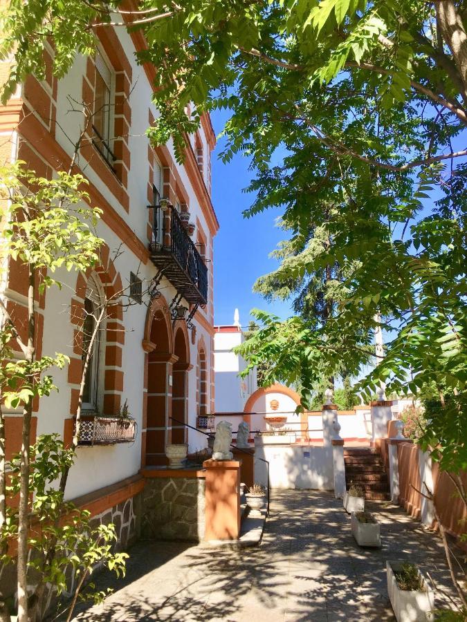 Olivos Hostal