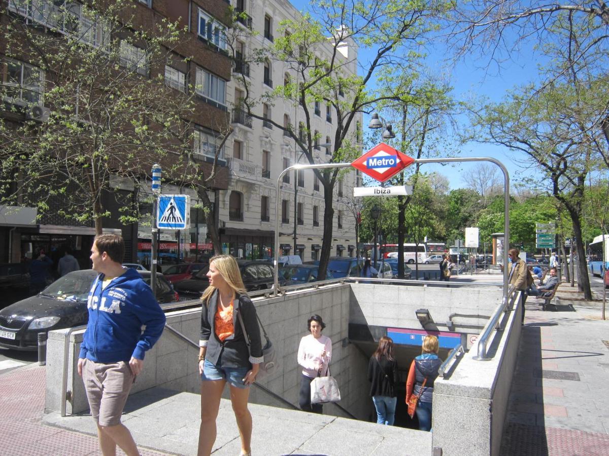 Me Voy A -junto Al Parque Del Retiro-4 * Madrid