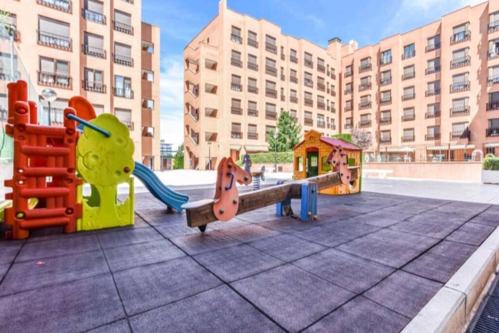 Cerca Airport, Riyadh Air, Ifema, Eisenhower, Wifi, 4 Personas Apartamento *