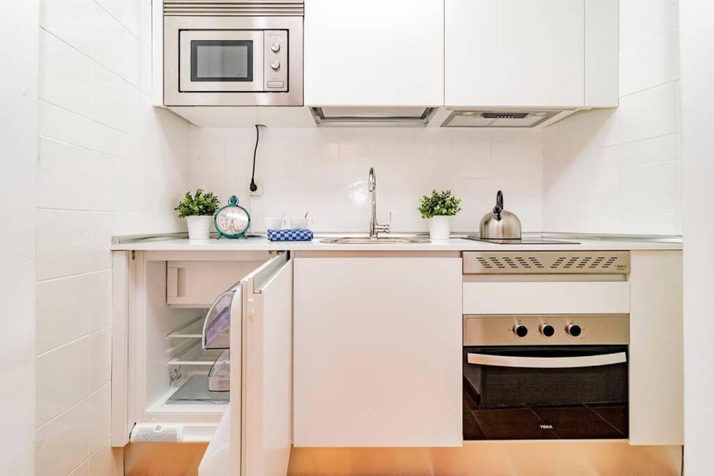 Apartamento Encantador En Chueca Junto A Gran Vía, Infantas 1-1 By Batuecas