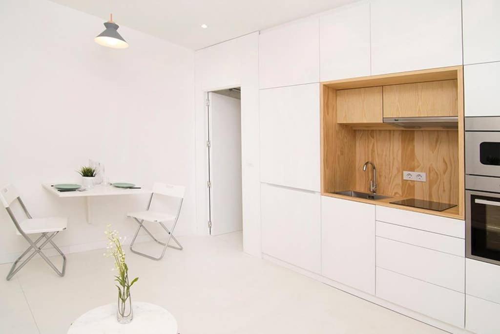 Apartamento Loft De Diseno En Pleno Centro De Madrid, Calle Torrecilla Del Leal, By Batuecas Madri