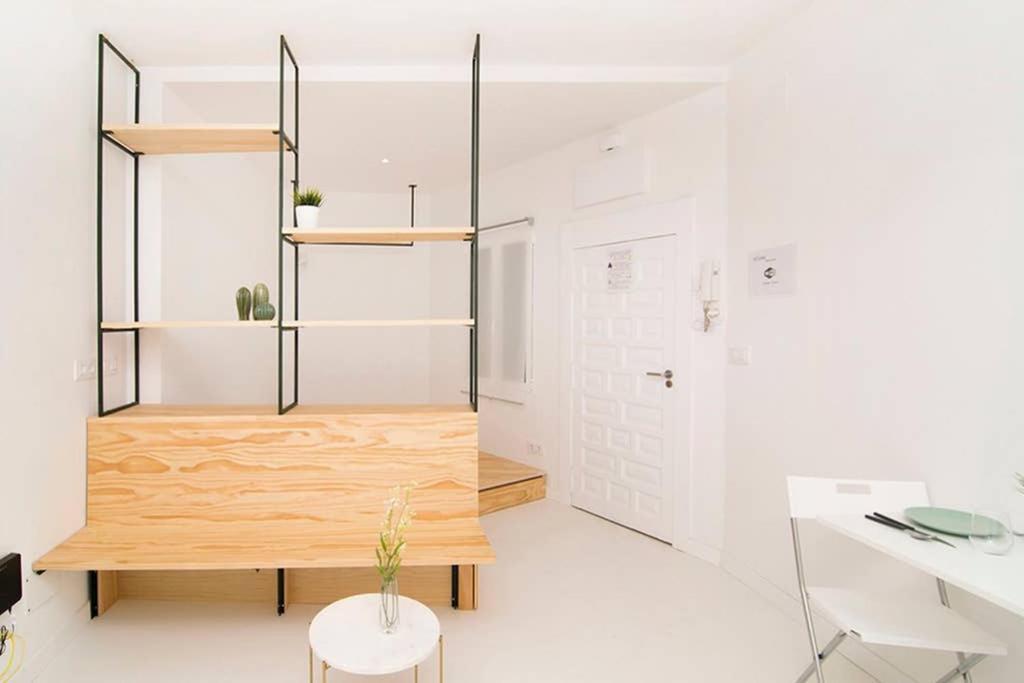 Apartamento Loft De Diseno En Pleno Centro De Madrid, Calle Torrecilla Del Leal, By Batuecas Madri