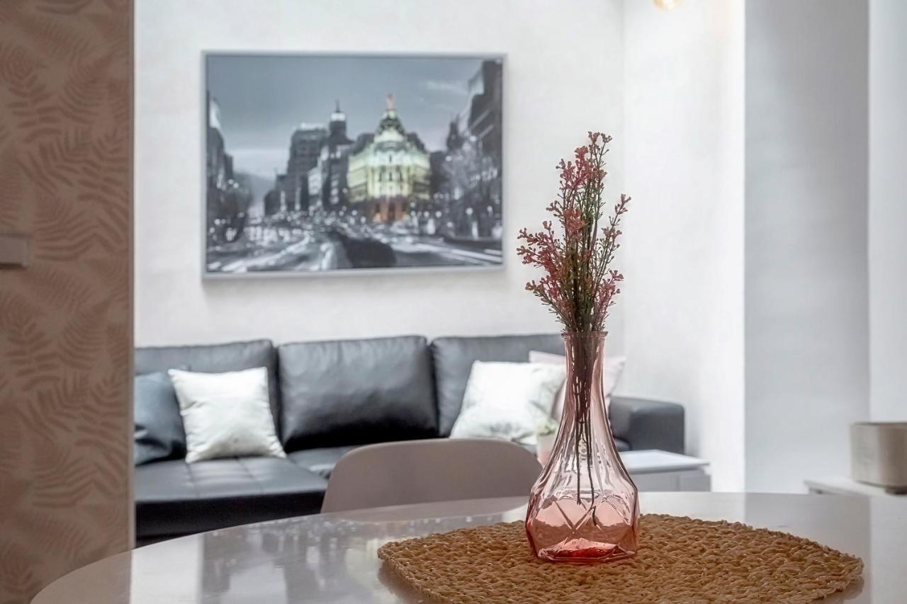 Apartment En Las Nubes De Atico En Calle Fuencarral Fnc22a1 *