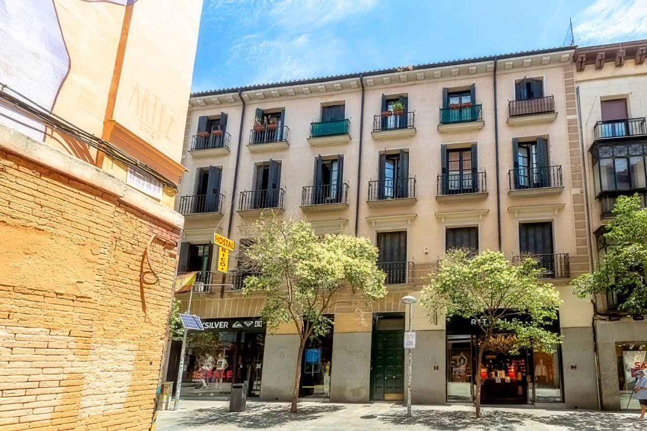 Apartment En Las Nubes De Atico En Calle Fuencarral Fnc22a1 *