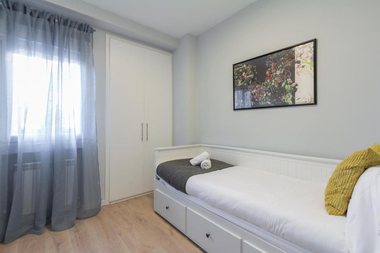 Dobohomes - Ona Madrid