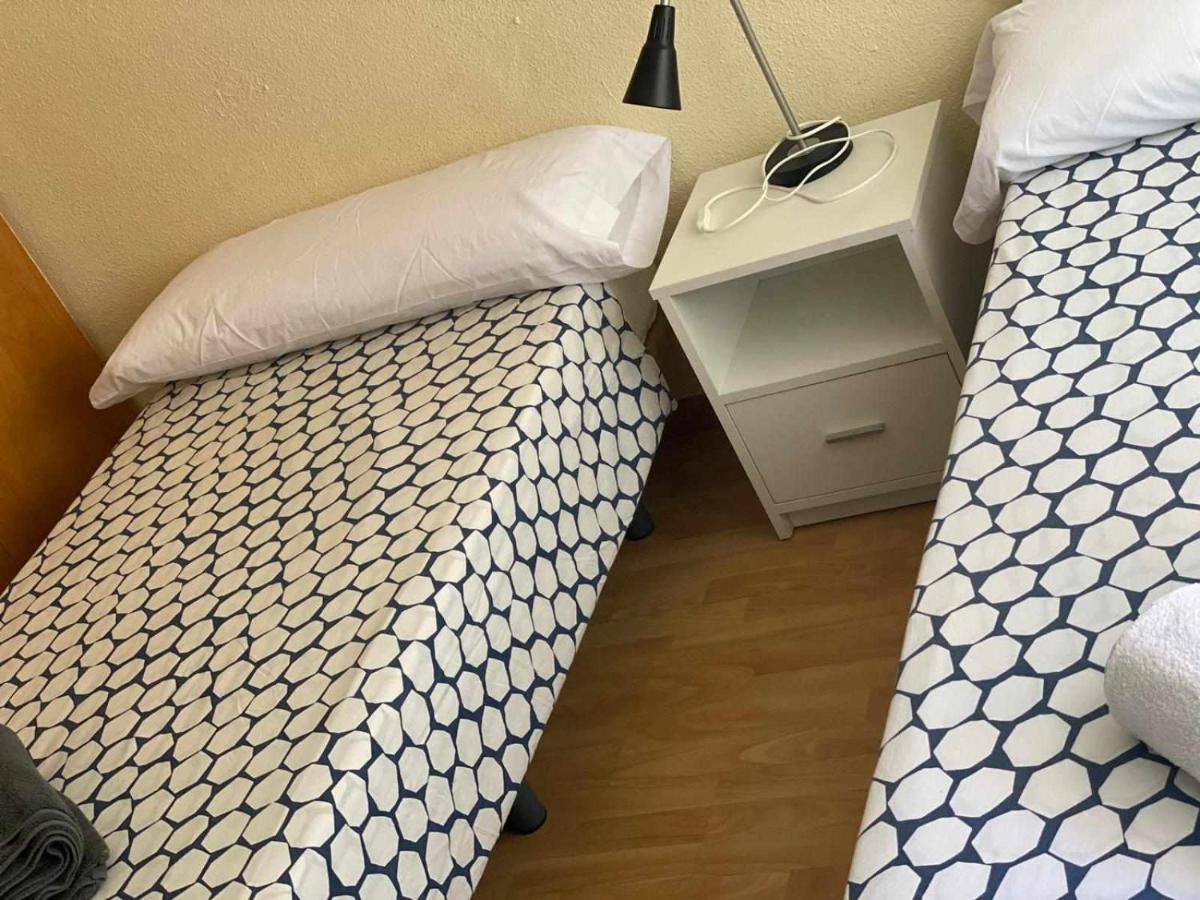 Acomodação com café da manhã  Residencia 12 Octubre *