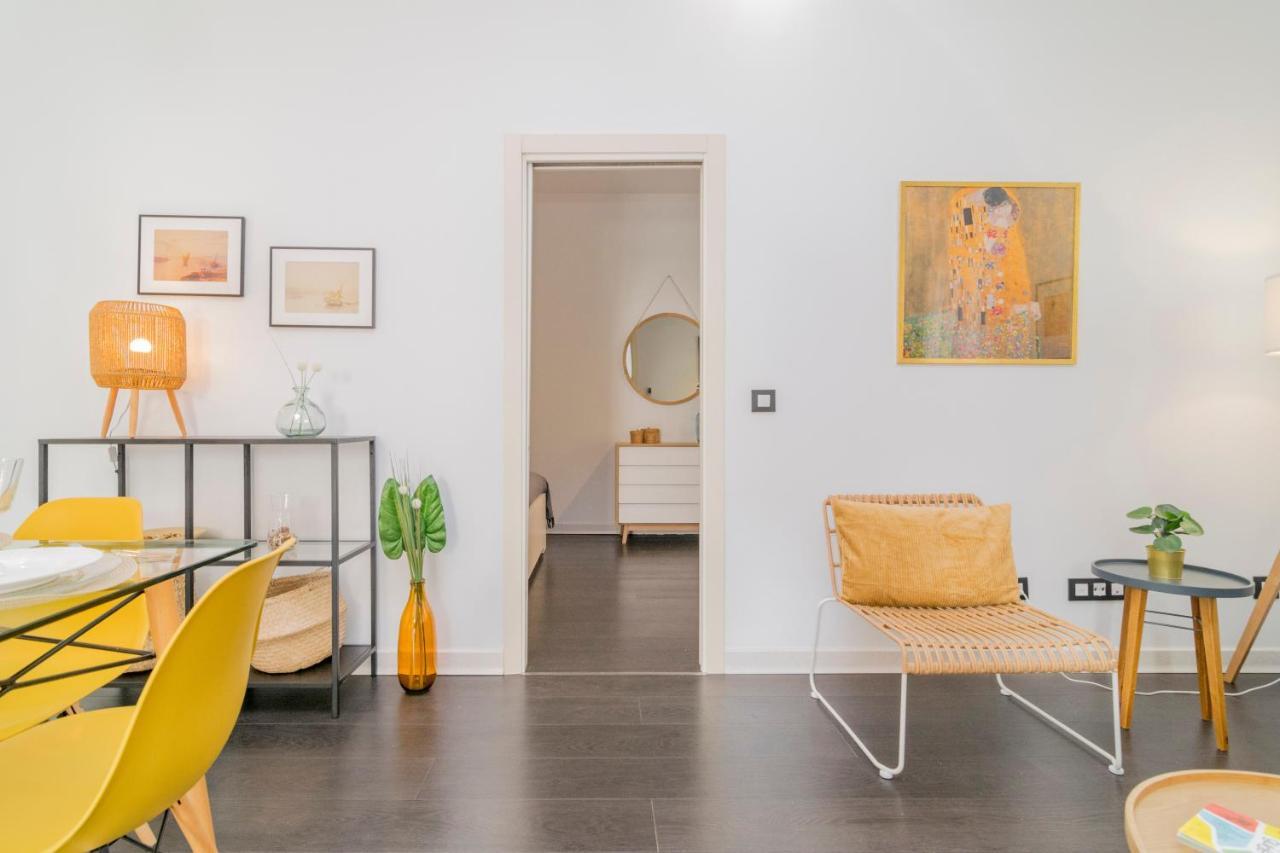 Stylish In The Center Of Apartment Madrid