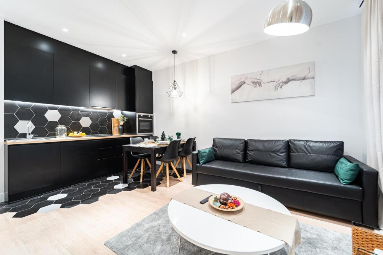 Edsam Black Apartamento Madri