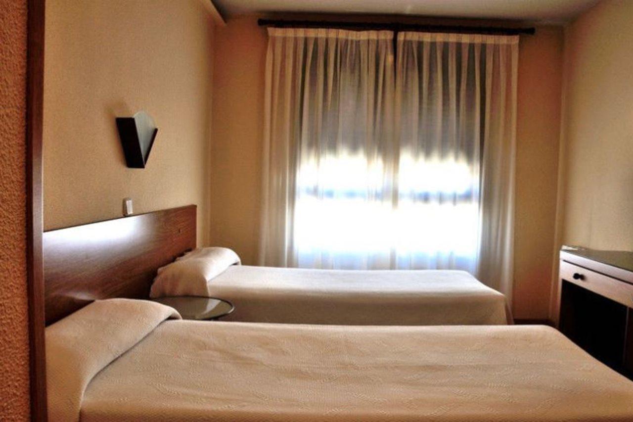 Uve Marcenado Hotel 3*