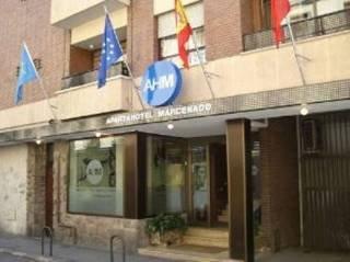 Uve Marcenado Hotel