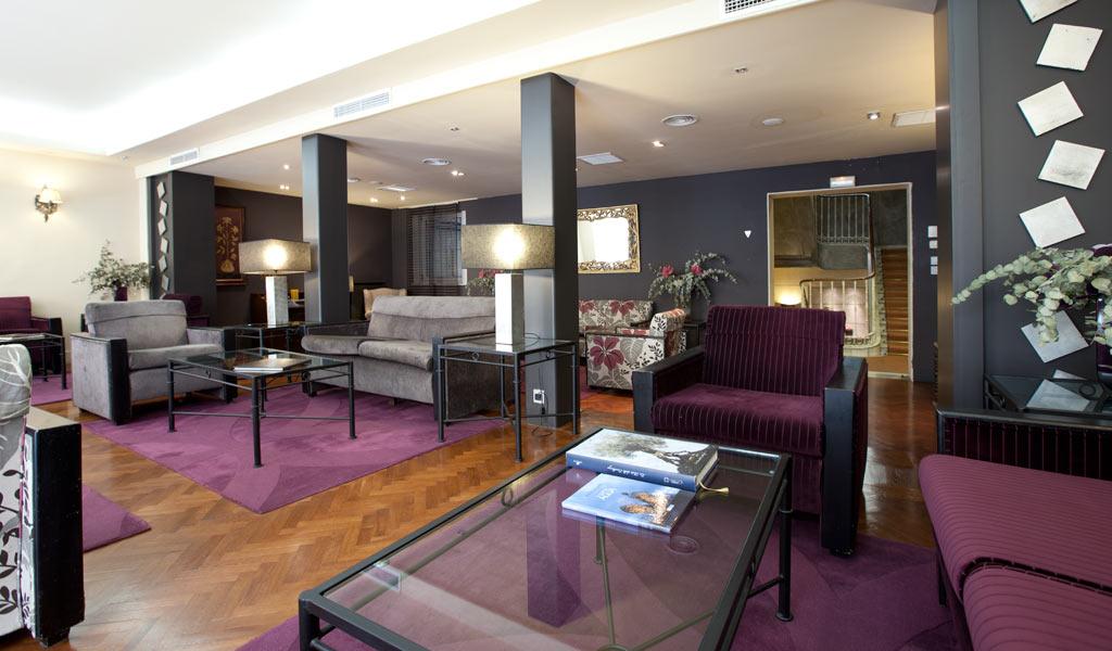 Moderno Puerta Del Sol Hotel