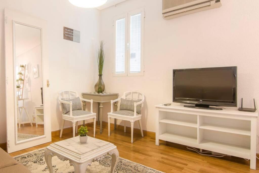 Comodo Y Centrico Estudio De Lujo En Atocha - Jardin Botanico. Wifi * Madrid