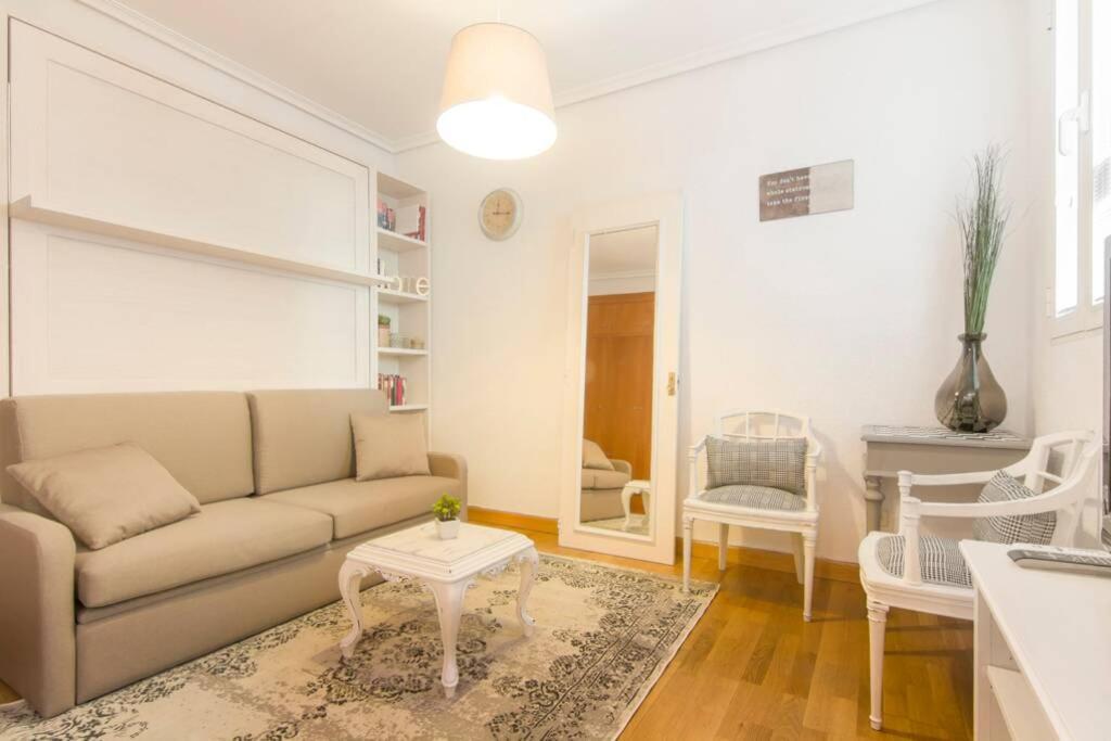 Comodo Y Centrico Estudio De Lujo En Atocha - Jardin Botanico. Wifi * Madrid