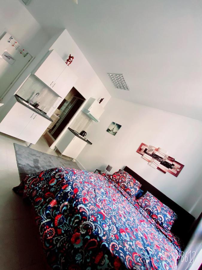 Parsa House *